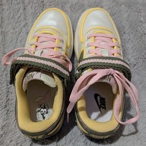 Nike Vandal Low Femme Women's Size 7. Easter Bunny On Innersole. Gently Worn